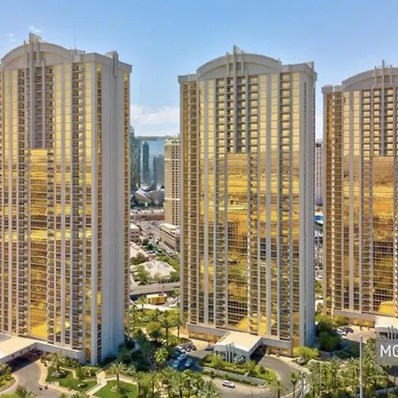 Balcony Full Strip View Suite Mgm Signature Free Valet Las Vegas Exterior photo